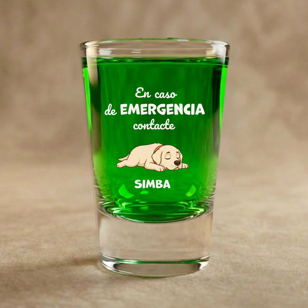 Vaso de chupito: "En caso de emergencia contacte"