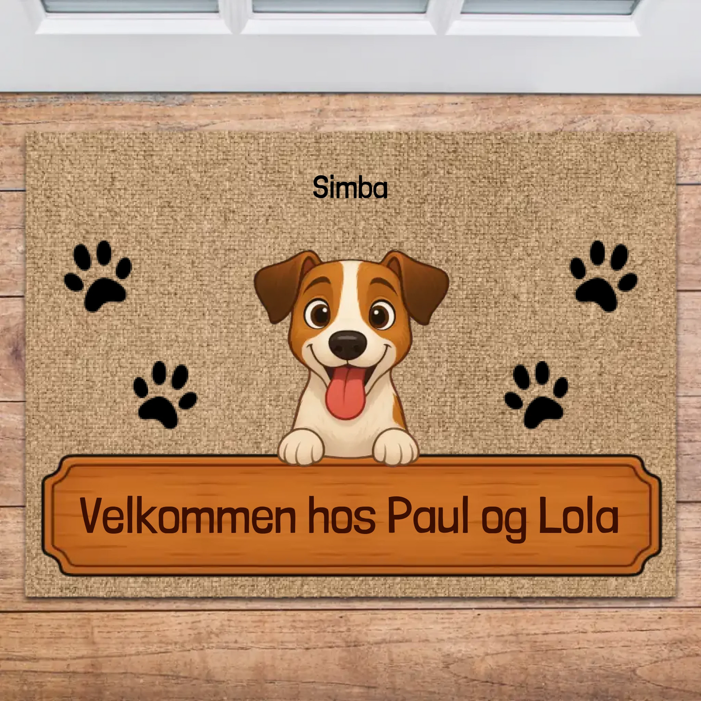 Personlig dørmåtte med glad hund og skilt med velkomsttekst og paw prints.
