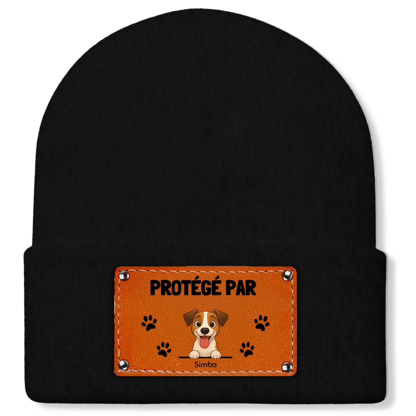 Bonnet noir personnalisé avec patch "Protégé par" et illustration de chien Jack Russell mignon.