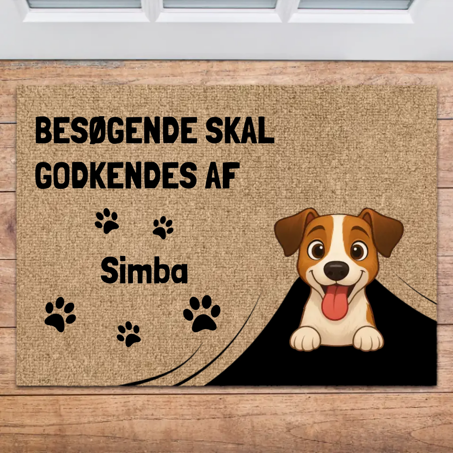 Personlig dørmåtte med glad hund og teksten 'Besøgende skal godkendes af Simba'.