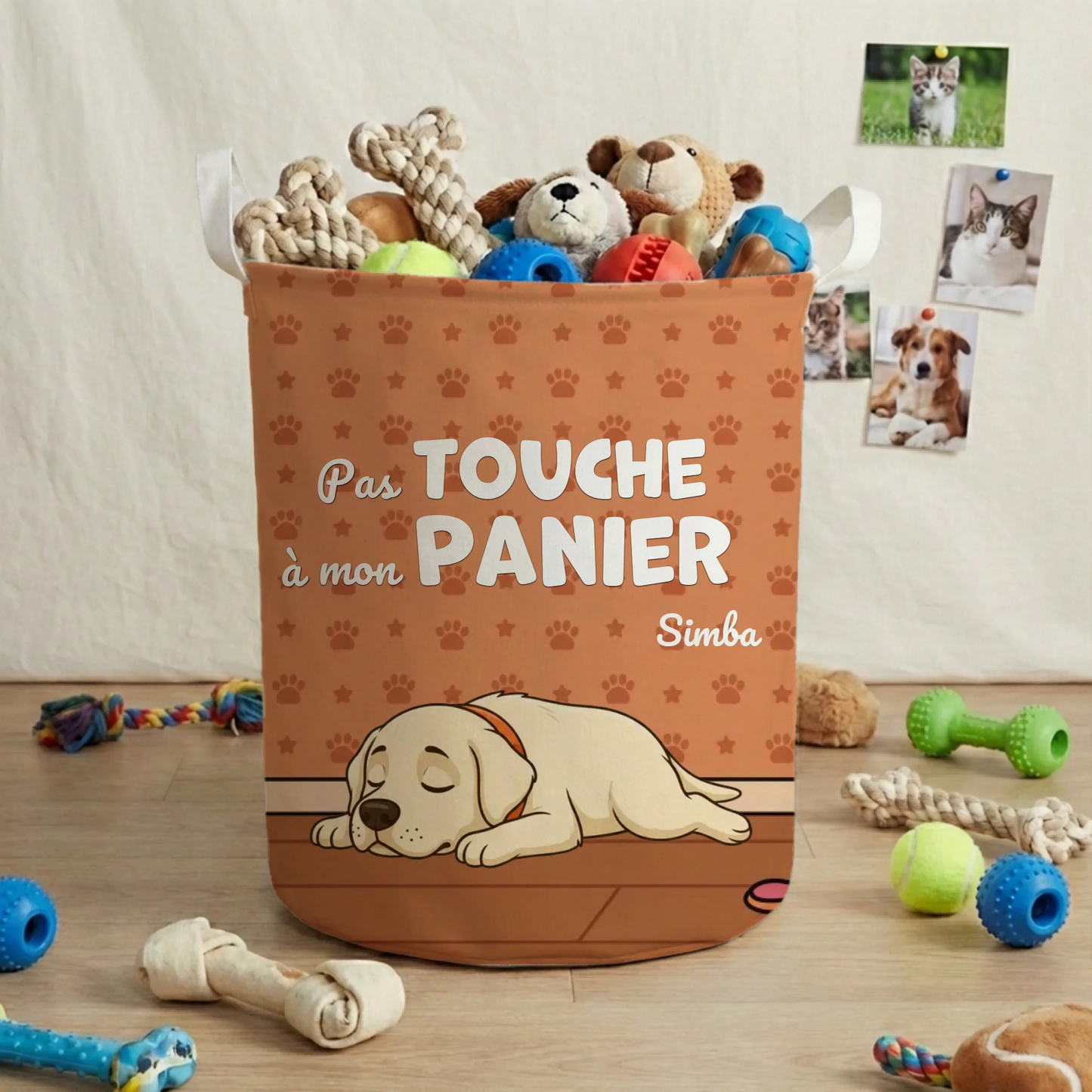 Panier à jouets personnalisé "Pas touche à mon panier" avec illustration de chien endormi et prénom. (Mockup principal)