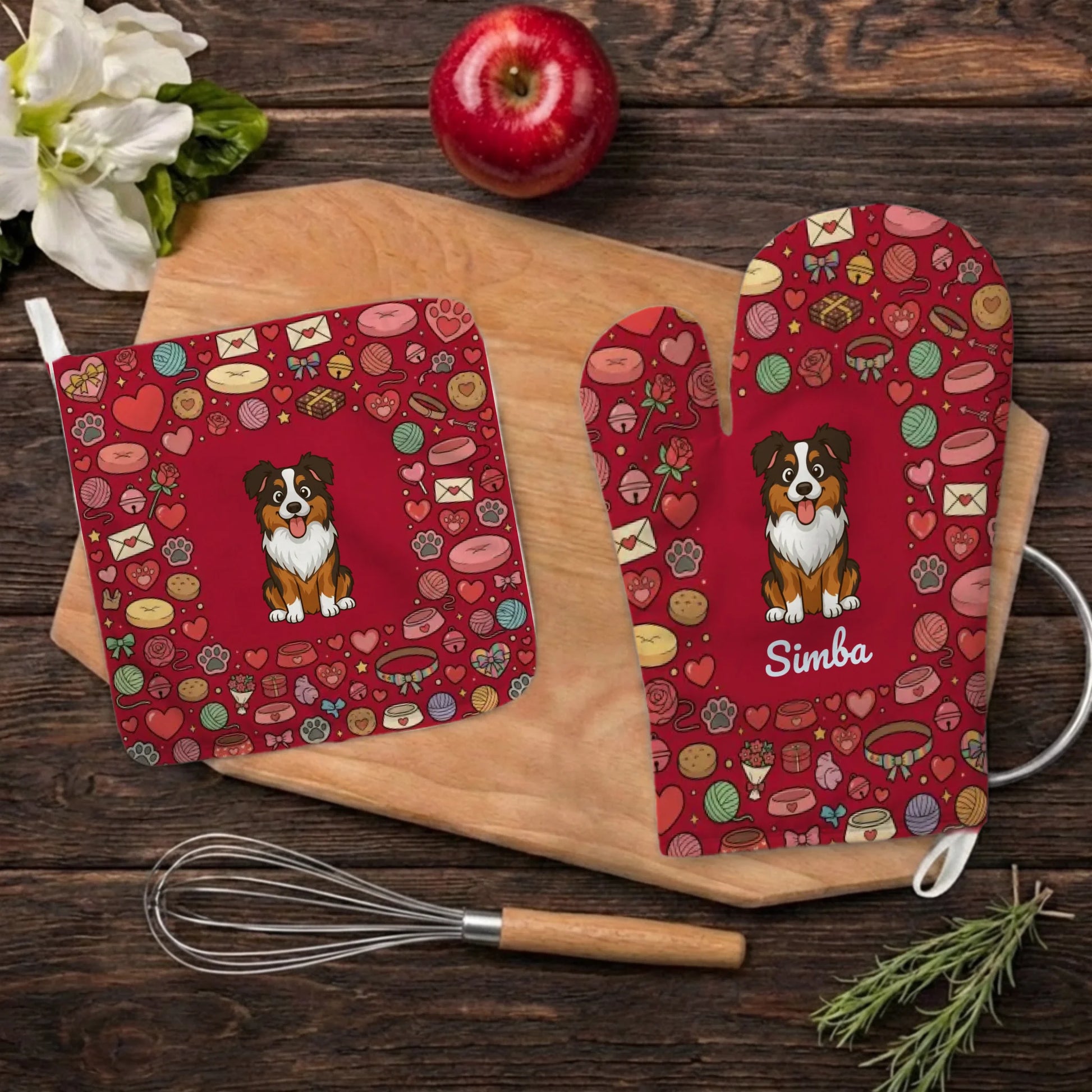 Gants de cuisine personnalisés rouge vif avec chien, prénom "Simba" et mosaïque d'objets.