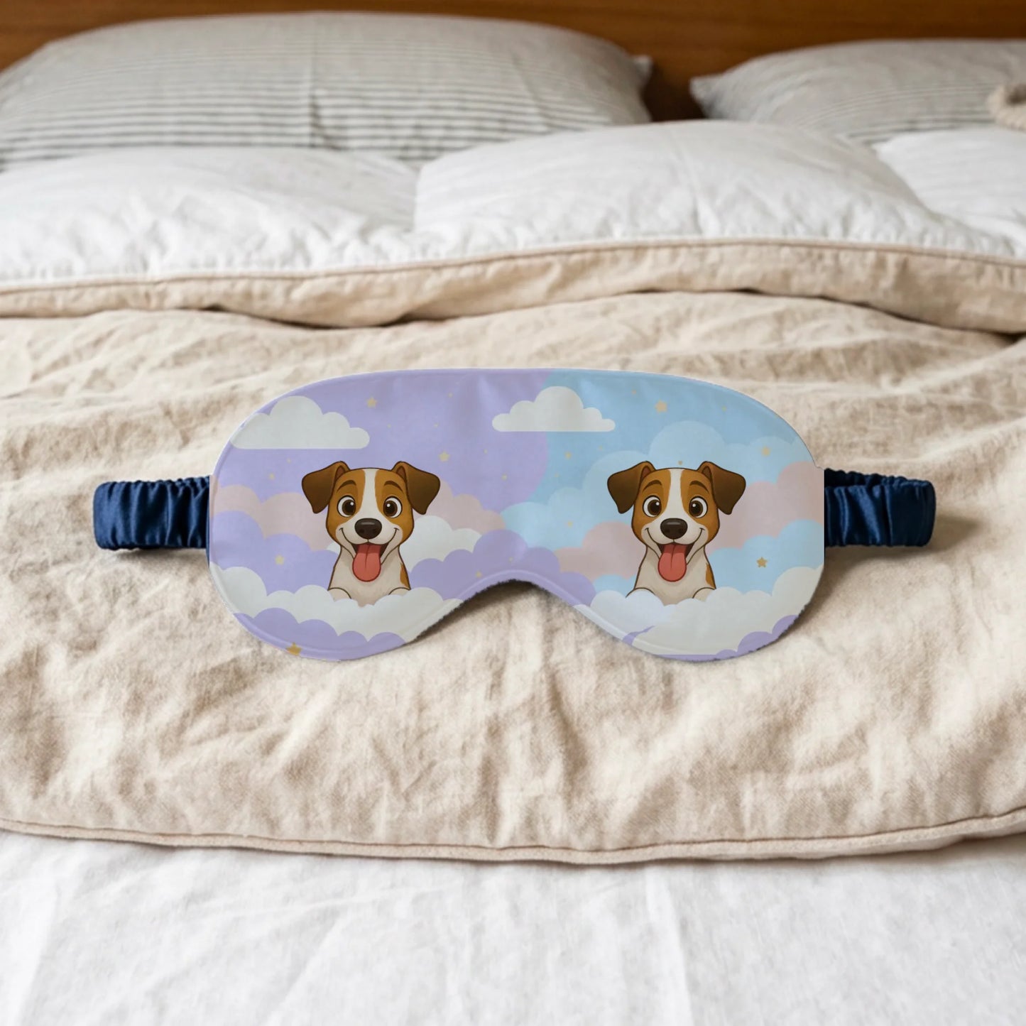 Masque de nuit personnalisé "Rêve dans les nuages" avec deux chiens illustrés sur un lit confortable.