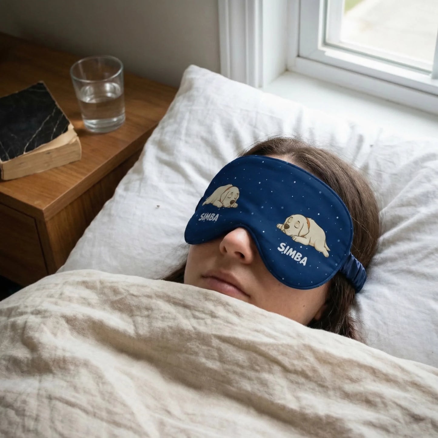 Masque de nuit personnalisé "Nuit étoilée" pour un sommeil paisible, ambiance chambre.