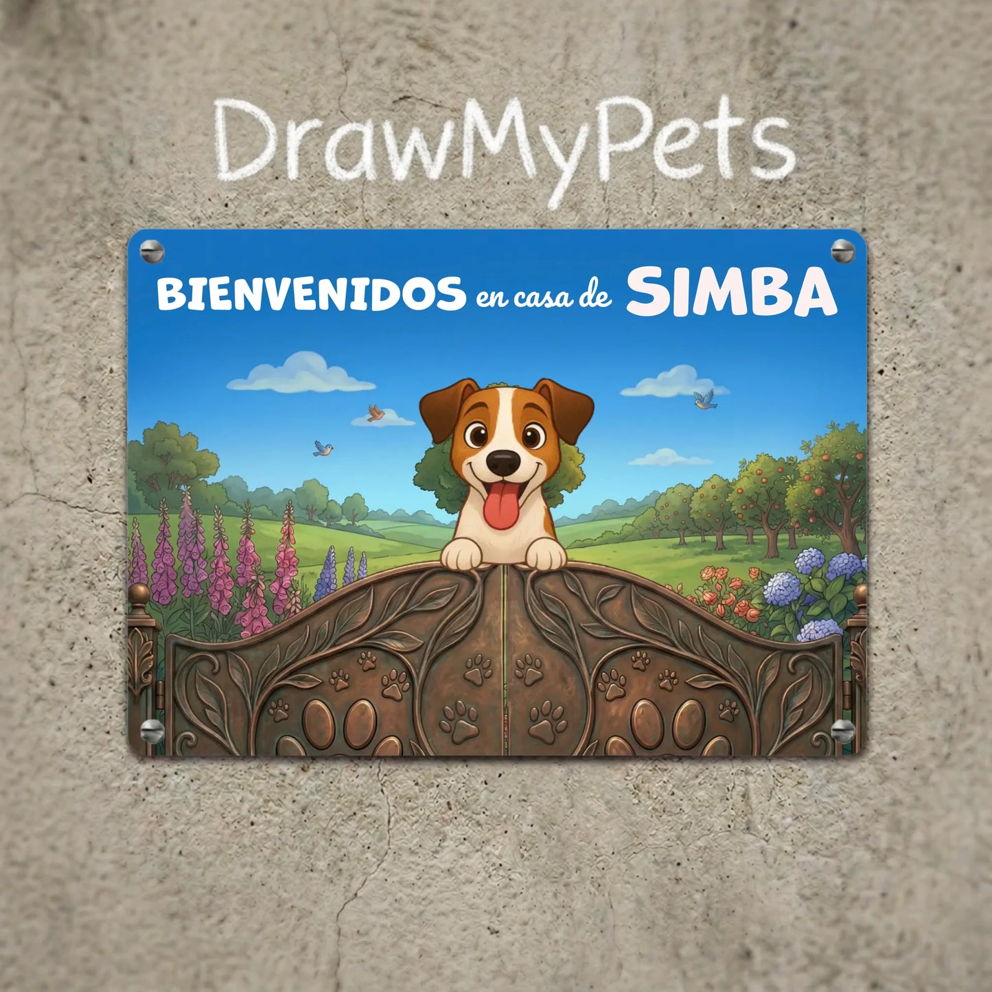 Placa metálica rectangular personalizada con diseño de perro sonriente asomándose por una verja con la frase "Bienvenidos a casa de [Nombre]".