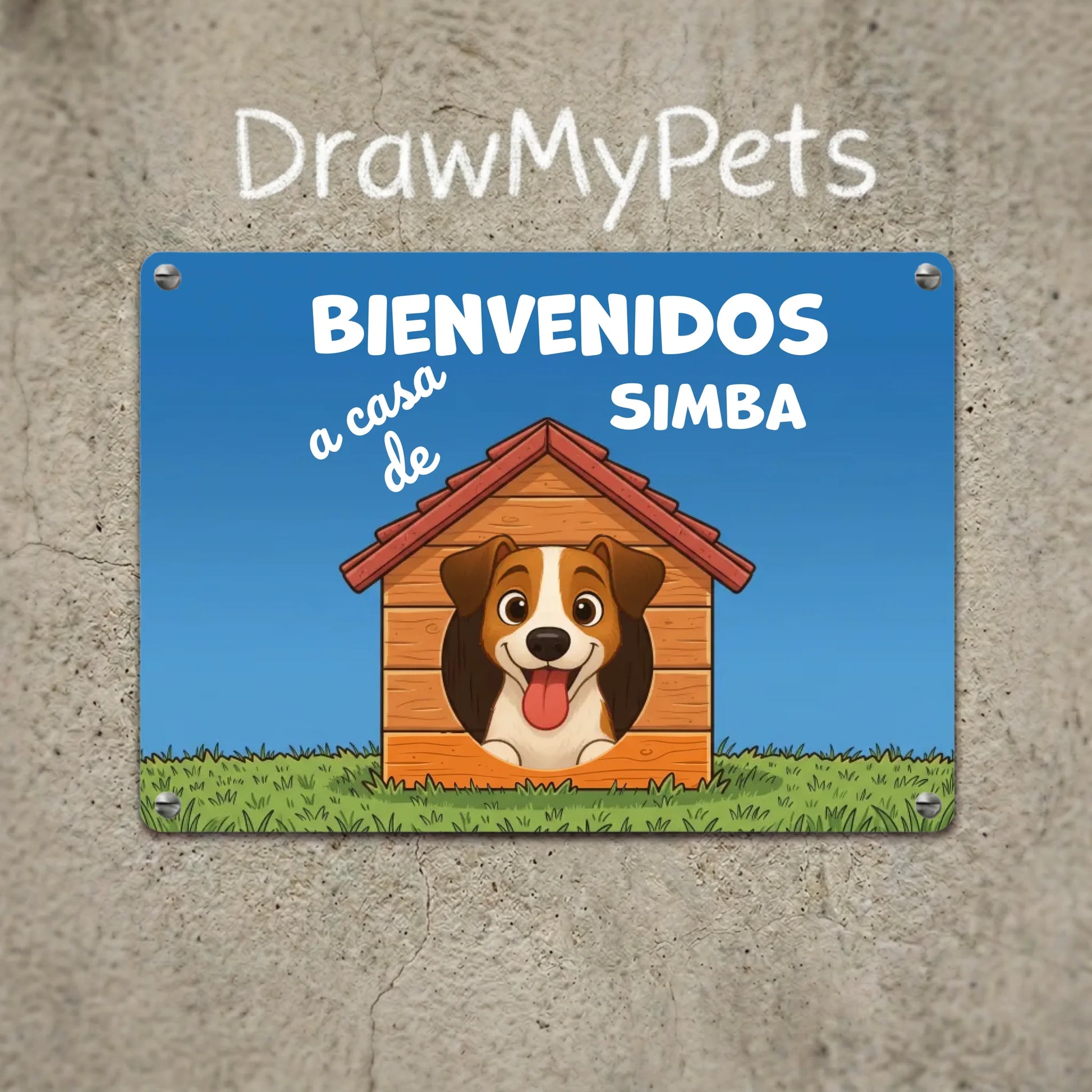 Placa metálica rectangular personalizada con diseño de perro sonriente saliendo de una caseta, con el texto 'Bienvenidos a casa de [Nombre de la mascota]'.