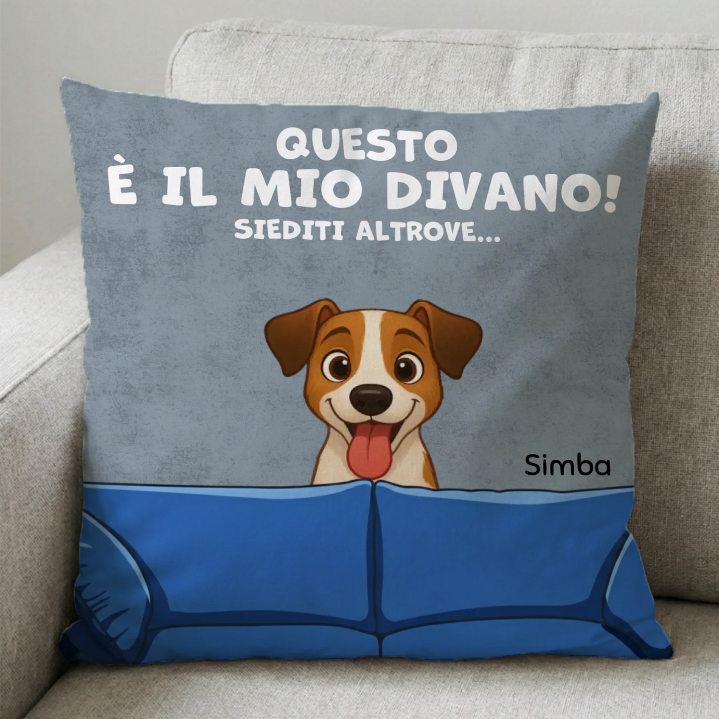 Cuscino personalizzato quadrato con disegno di cane Jack Russell sul divano e frase "Questo è il mio divano!"