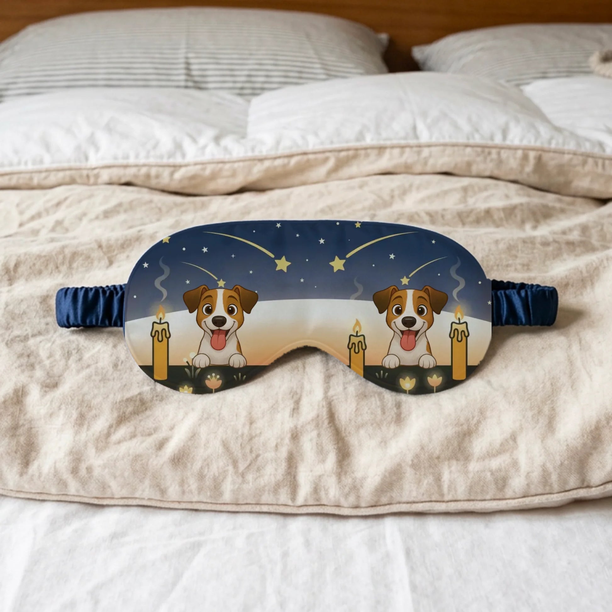 Antifaz para dormir personalizado "Despegue Inminente" con retrato de perro cartoon en cama.
