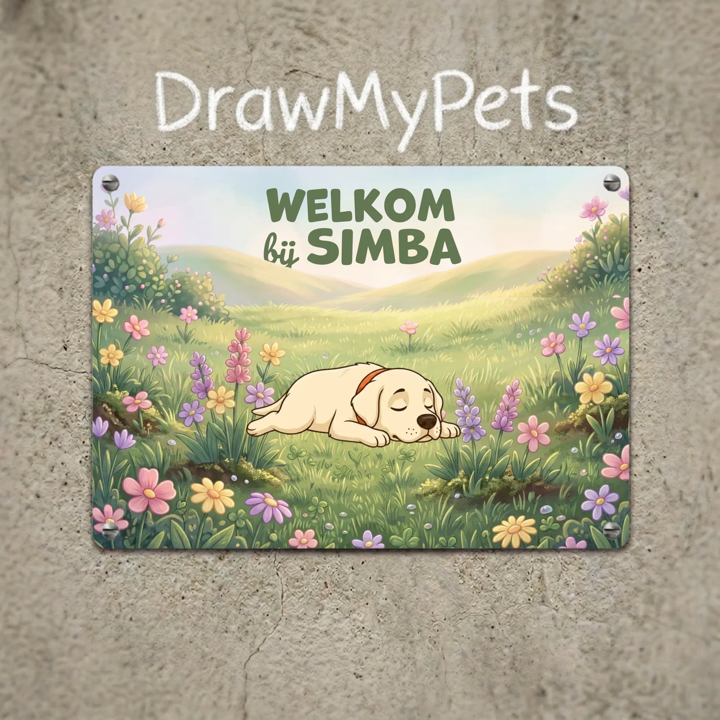 Gepersonaliseerd metalen bord 'Welkom bij' met een slapende hond in een bloemenveld.