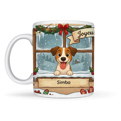 Taza de cerámica personalizada con perro en ventana nevada y nombre para Feliz Navidad
