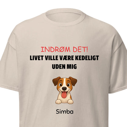 En stilfuld T-shirt med et unikt personligt design, der hylder dit kæledyrs personlighed og betydning