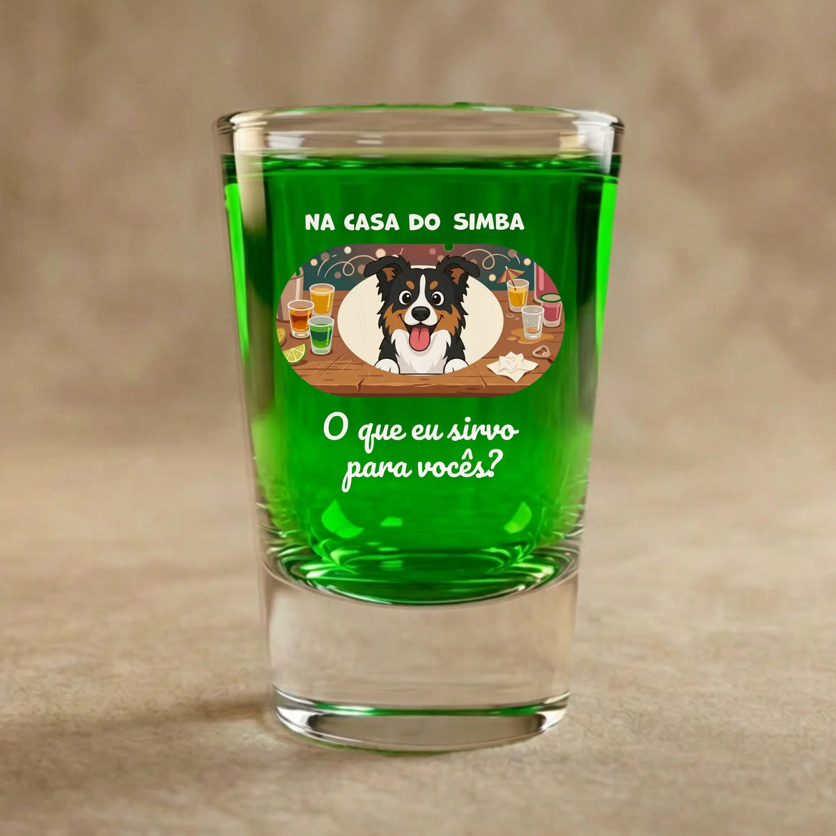 Copo de Shot: "O que eu sirvo para vocês?"
