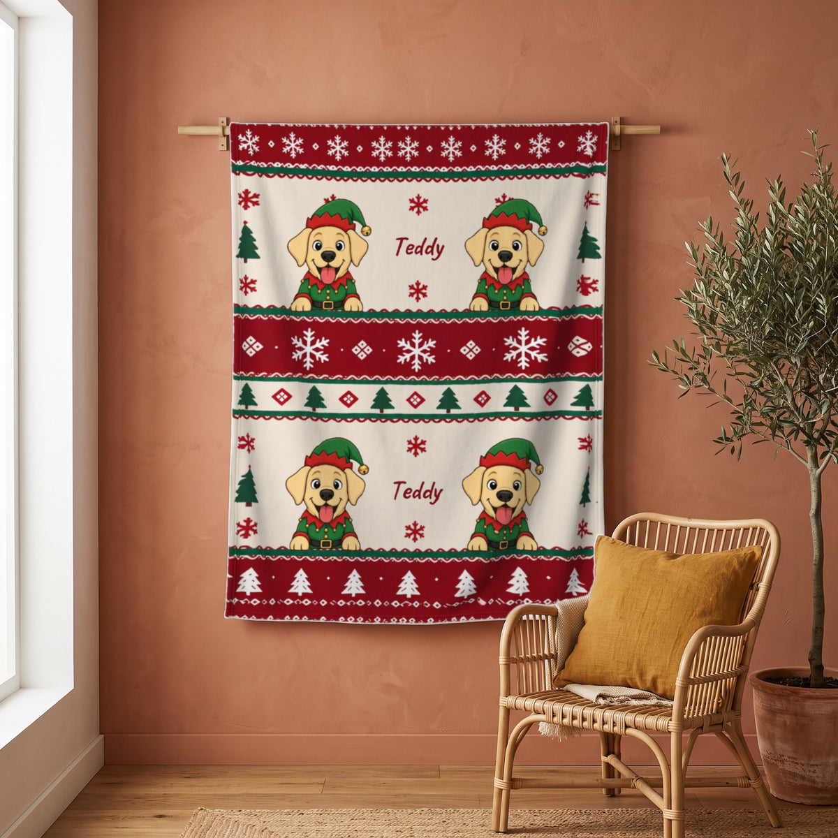 Plaid personnalisé Ambiance Noël accroché au mur, avec le dessin et le prénom de l'animal