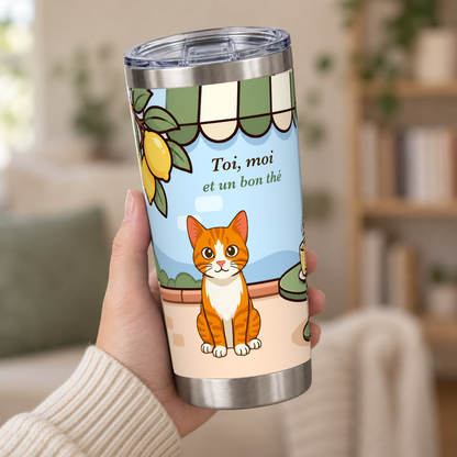 Tumbler personnalisé Tea time tenu en main