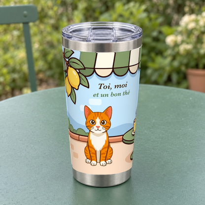 Tumbler personnalisé Tea time posé sur un bureau